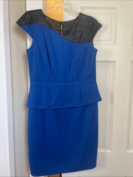Chetta B Dresses & Skirts - Chetta B Royal Blue Midi Dress with Black Lace Yoke